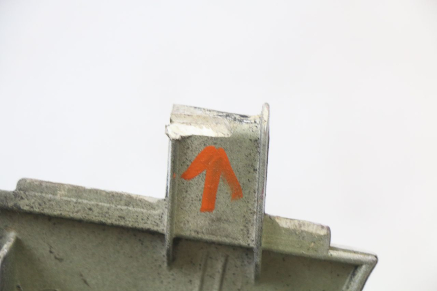 photo de CARENA SOTTO SELLA SINISTRA HONDA NES AROBASE 125 (2000 - 2003)