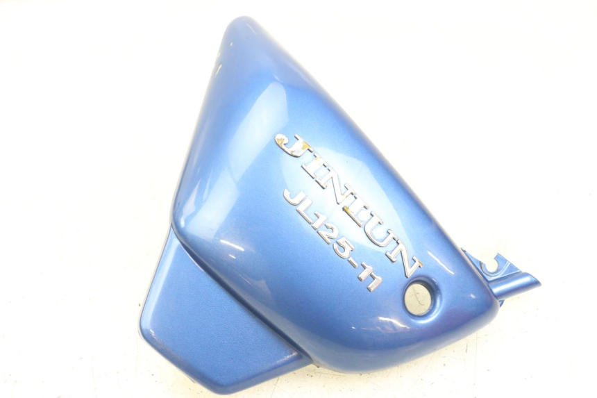 photo de COPERCHIO SOTTO SELLA SINISTRA JINLUN JL HIGHLANDER 125 (2007 - 2015) - Primo piano tecnico