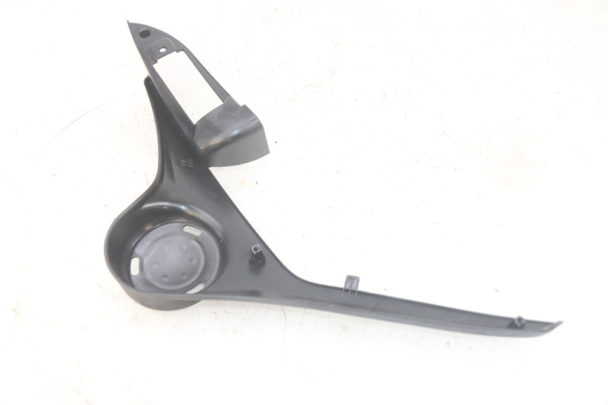 photo de CARENA SOTTO SELLA SINISTRA PIAGGIO MP3 HPE 300 (2019 - 2026) - Dettaglio del componente