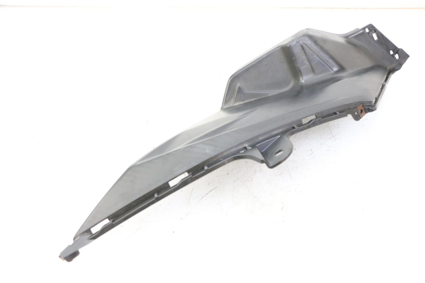 photo de CARENA SOTTO SELLA SINISTRA SYM ORBIT III 3 4T 50 (2021 - 2025) - Ricambio usato controllato