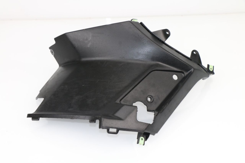 photo de COPERCHIO SOTTO SELLA SINISTRO PEUGEOT KISBEE 2T 50 (2010 - 2017)