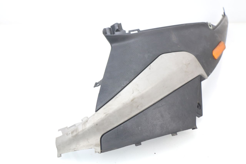 photo de COPERCHIO SOTTO SELLA SINISTRO PIAGGIO NRG 50 (2004 - 2017)