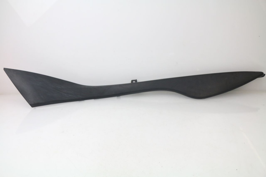 photo de COPERCHIO SOTTO SELLA SINISTRO SUZUKI AN BURGMAN 400 (2006 - 2010)