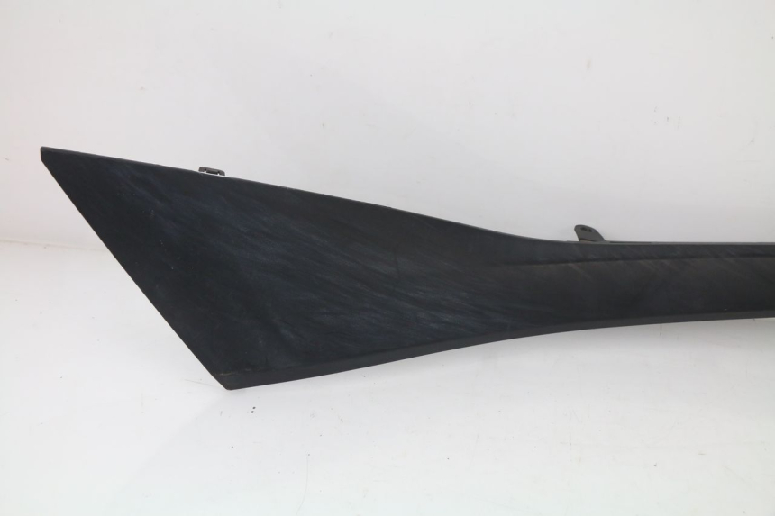 photo de COPERCHIO SOTTO SELLA SINISTRO SUZUKI AN BURGMAN 400 (2006 - 2010)
