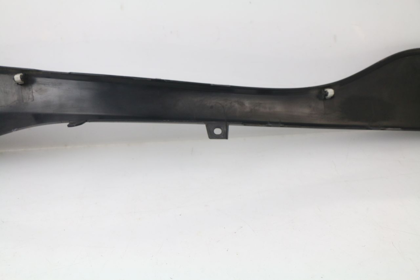 photo de COPERCHIO SOTTO SELLA SINISTRO SUZUKI AN BURGMAN 400 (2006 - 2010)