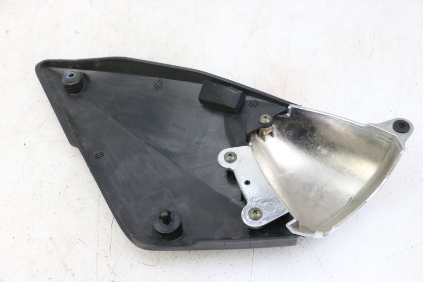 photo de COPERCHIO SOTTO SELLA SINISTRO SUZUKI GSF S BANDIT 600 (2000 - 2004)