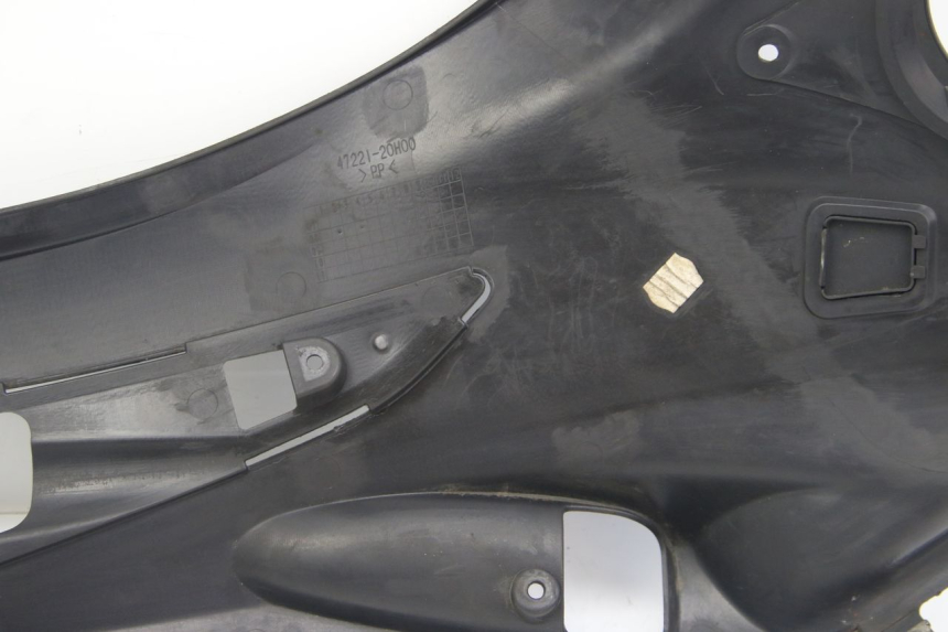 photo de CACHE SOTTO SELLA SINISTRO SUZUKI SIXTEEN 125 (2008 - 2010)