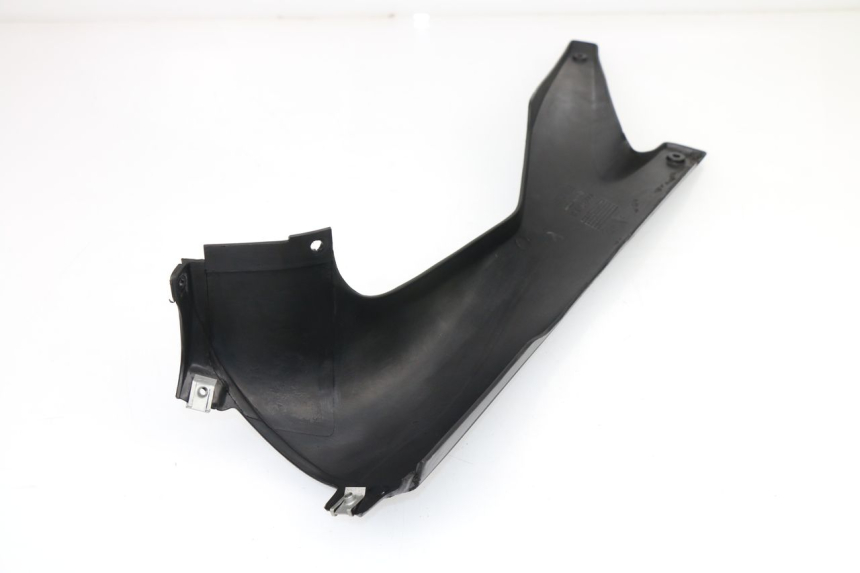 photo de COPERCHIO SOTTO SELLA SINISTRO APRILIA TUONO 125 (2003 - 2005) - Dettaglio del componente