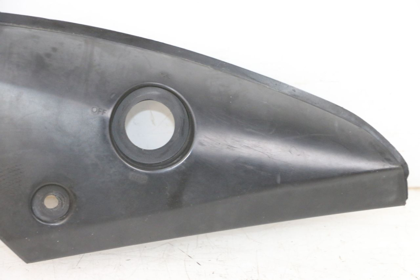 photo de CARENA SOTTO SELLA SINISTRA YAMAHA TZR 50 (2008 - 2016) - Dettagli dei punti di fissaggio