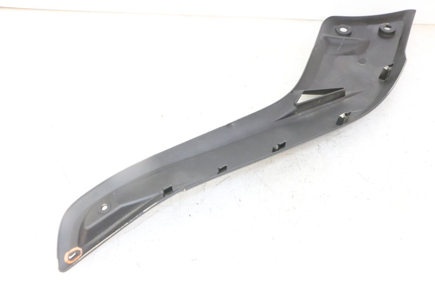 photo de COPERCHIO SOTTO SELLA SINISTRO YAMAHA X-MAX XMAX 125 (2010 - 2014)