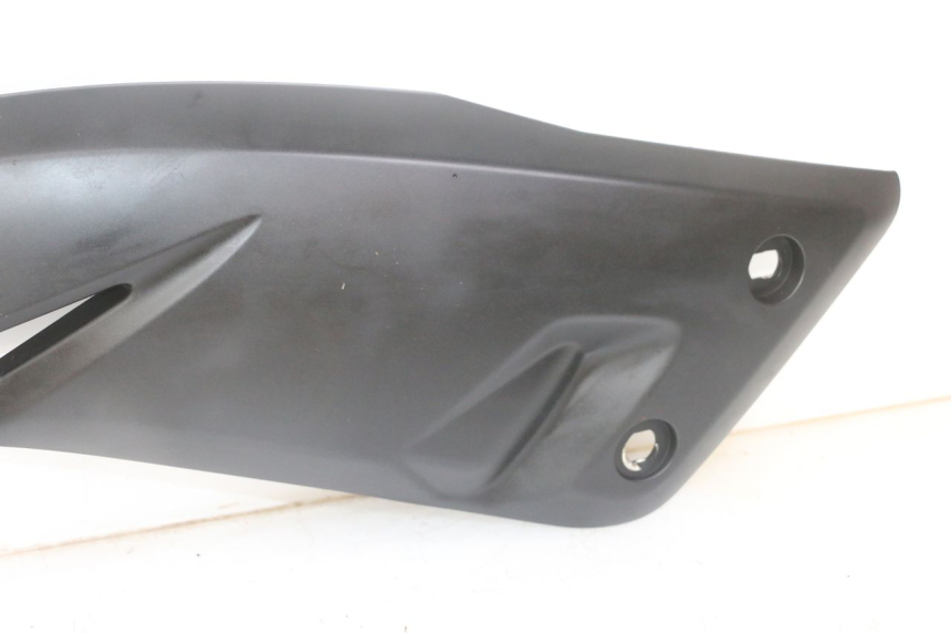 photo de COPERCHIO SOTTO SELLA SINISTRO YAMAHA X-MAX XMAX 125 (2010 - 2014)