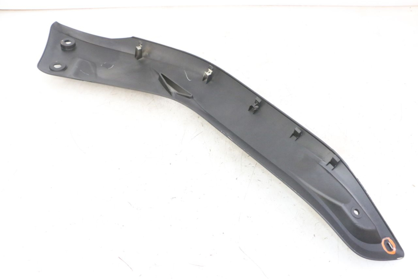 photo de COPERCHIO SOTTO SELLA SINISTRO YAMAHA X-MAX XMAX 125 (2010 - 2014)