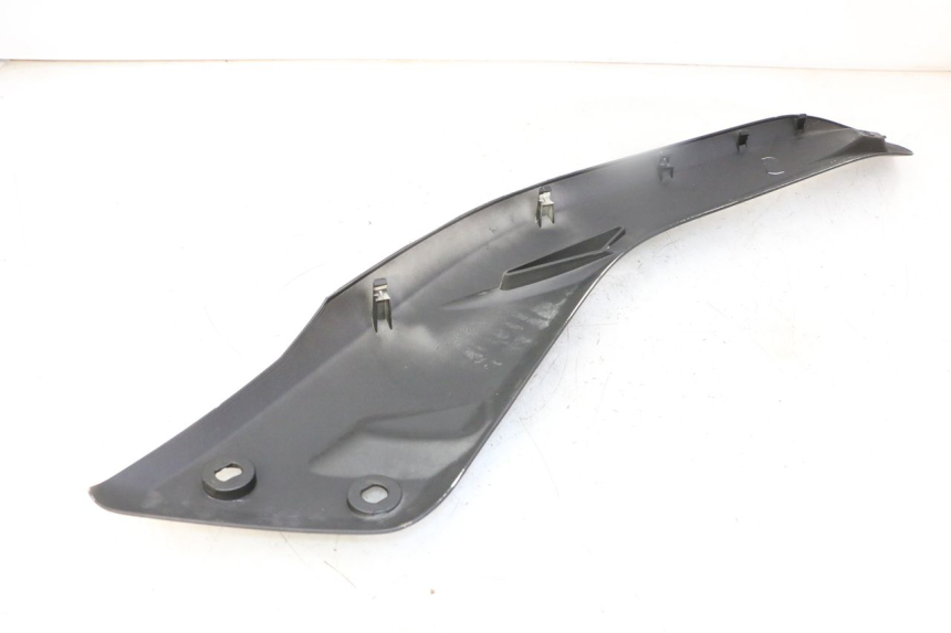 photo de COPERCHIO SOTTO SELLA SINISTRO YAMAHA X-MAX XMAX 125 (2010 - 2014)