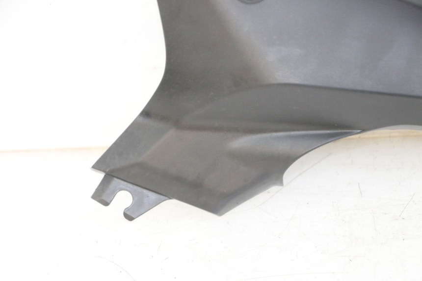 photo de COPERCHIO SOTTO SELLA SINISTRO YAMAHA XJ6 ABS 600 (2008 - 2016)