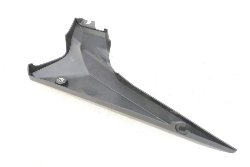photo de COPERCHIO SOTTO SELLA SINISTRO YAMAHA XJ6 ABS 600 (2008 - 2016)