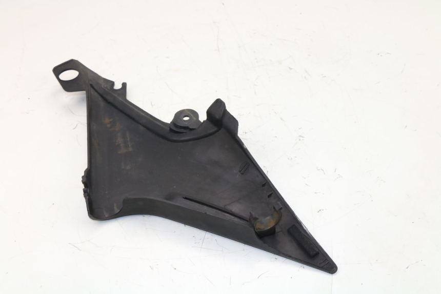photo de COPERCHIO SOTTO SELLA SINISTRO YAMAHA XJN DIVERSION 600 (2000 - 2003)