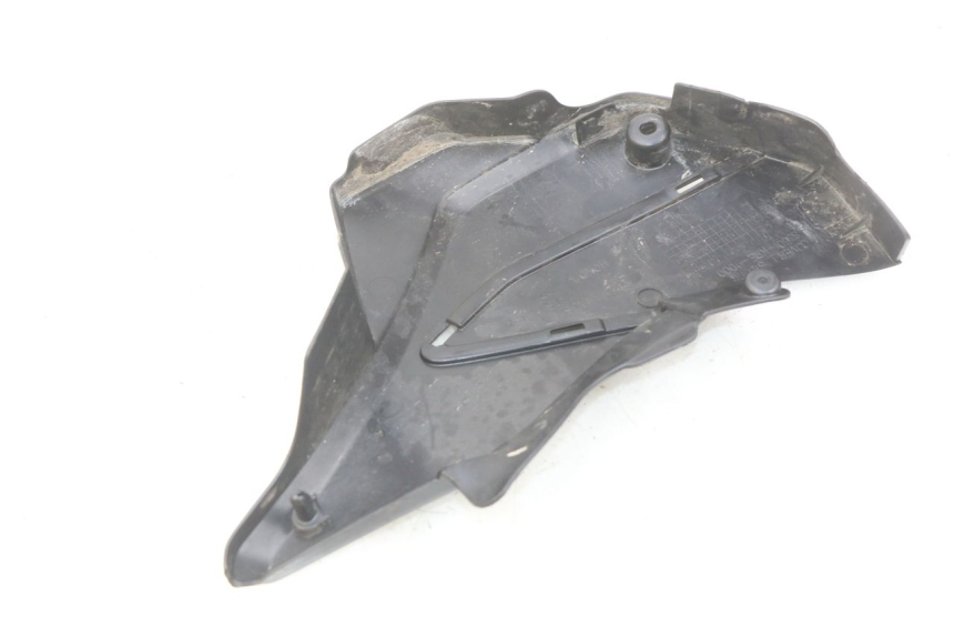 photo de COPERCHIO SOTTO SELLA SINISTRO HONDA XR L 125 (2003 - 2007)