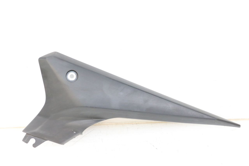 photo de COPERCHIO SOTTO SELLA SINISTRO YAMAHA XJ6 ABS 600 (2008 - 2016)
