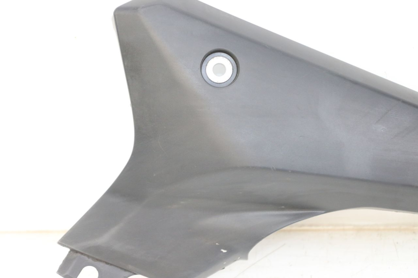 photo de COPERCHIO SOTTO SELLA SINISTRO YAMAHA XJ6 ABS 600 (2008 - 2016)