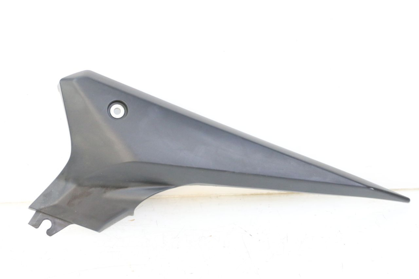photo de COPERCHIO SOTTO SELLA SINISTRO YAMAHA XJ6 ABS 600 (2008 - 2016)