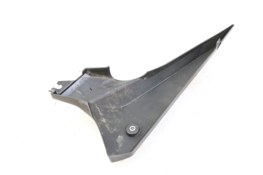 photo de COPERCHIO SOTTO SELLA SINISTRO YAMAHA XJ6 ABS 600 (2008 - 2016)