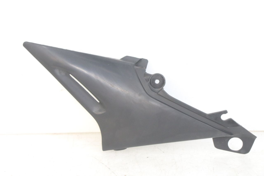 photo de COPERCHIO SOTTO SELLA SINISTRO YAMAHA XJN DIVERSION 600 (2000 - 2003)