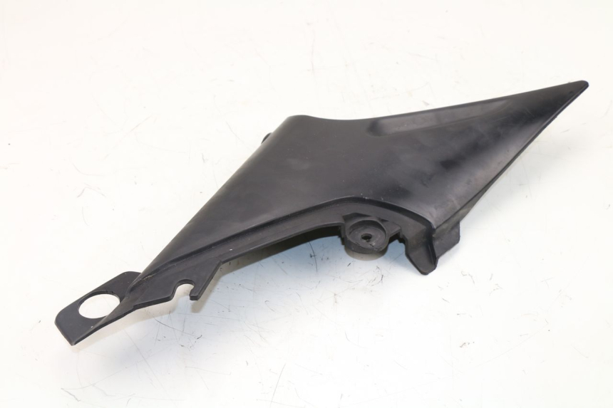 photo de COPERCHIO SOTTO SELLA SINISTRO YAMAHA XJN DIVERSION 600 (2000 - 2003)