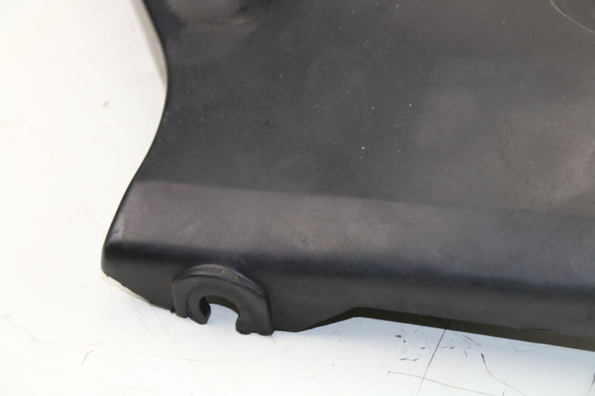photo de COPERCHIO SOTTO SELLA SINISTRO YAMAHA XJN DIVERSION 600 (2000 - 2003)