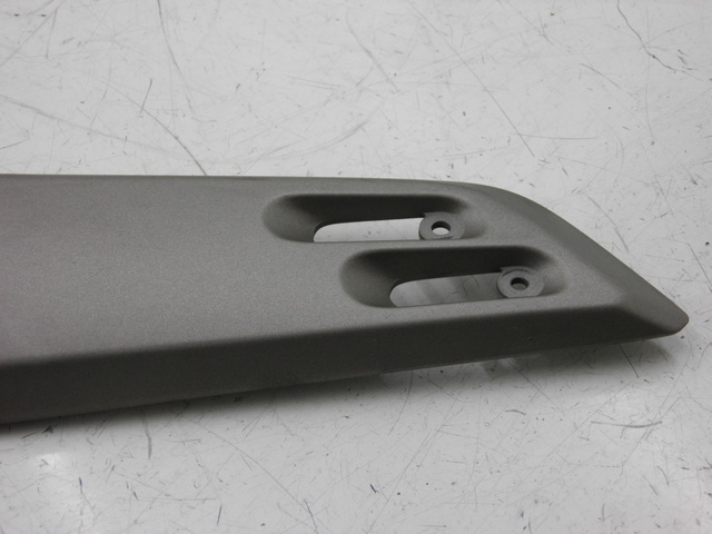 photo de COPERCHIO SOTTO SELLA SINISTRO YAMAHA XP T-MAX TMAX 500 (2004 - 2007)