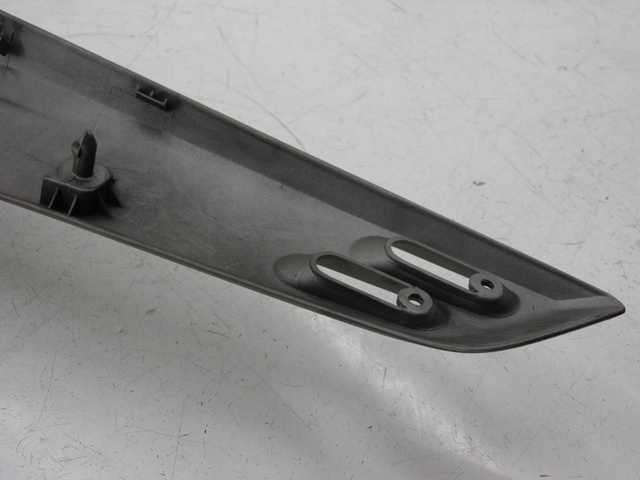 photo de COPERCHIO SOTTO SELLA SINISTRO YAMAHA XP T-MAX TMAX 500 (2004 - 2007)