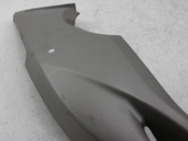 photo de COPERCHIO SOTTO SELLA SINISTRO YAMAHA XP T-MAX TMAX 500 (2004 - 2007)