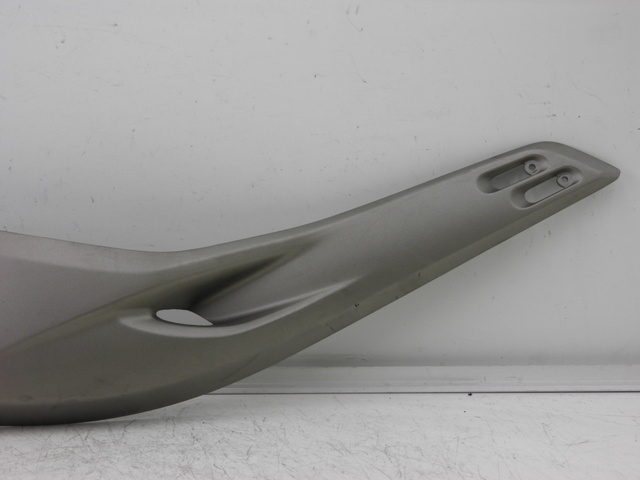 photo de COPERCHIO SOTTO SELLA SINISTRO YAMAHA XP T-MAX TMAX 500 (2004 - 2007)