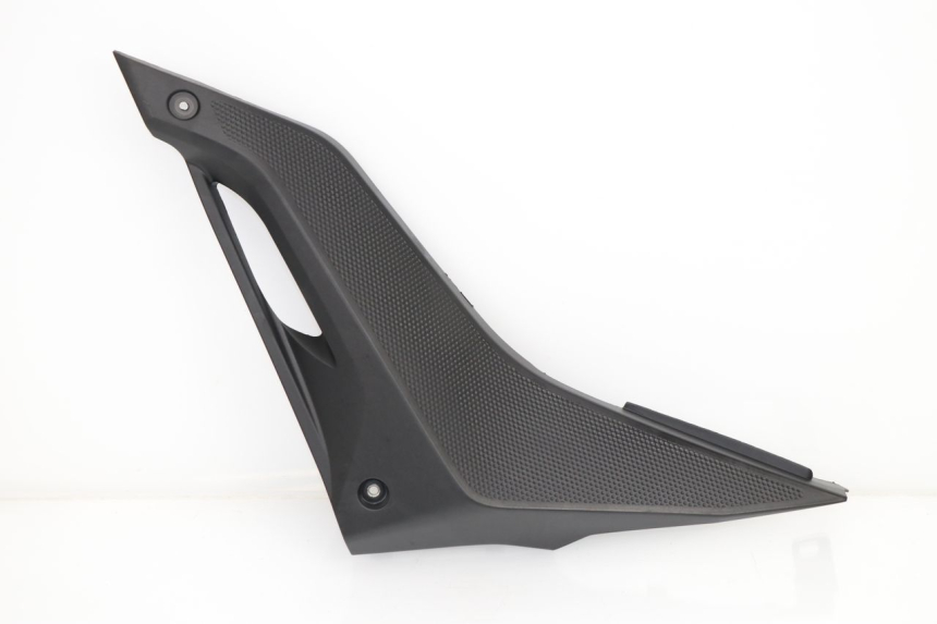 photo de COPERCHIO SOTTO SELLA SINISTRO YAMAHA YZF R 125 (2008 - 2013)