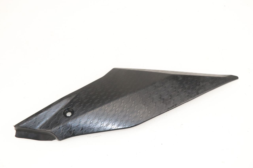 photo de COPERCHIO SOTTO SELLA SINISTRO YAMAHA YZF R1M R1 M 1000 (2015 - 2020)
