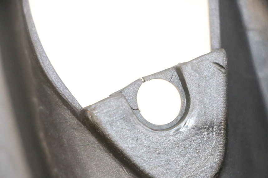 photo de CARENA SOTTO SELLA SINISTRA KAWASAKI ZR 7 750 (1999 - 2001) - Zoom sullo stato d'uso