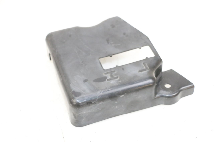 photo de CARENA SOTTO SELLA KAWASAKI GPX R WARBIRD 600 (1988 - 1993) - Zoom sullo stato d'uso