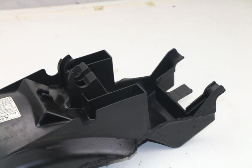 photo de COPERCHIO SOTTO SELLA HONDA CBF N 600 (2004 - 2007)