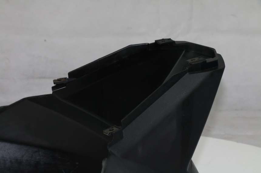 photo de COPERCHIO SOTTO SELLA PEUGEOT VIVACITY NEW 4T 50 (2008 - 2017)