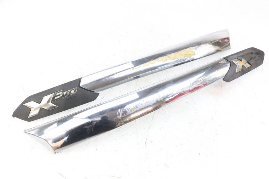 photo de CARENA SOTTO SELLA PIAGGIO XEVO - X EVO 125 (2007 - 2016) - Vista principale