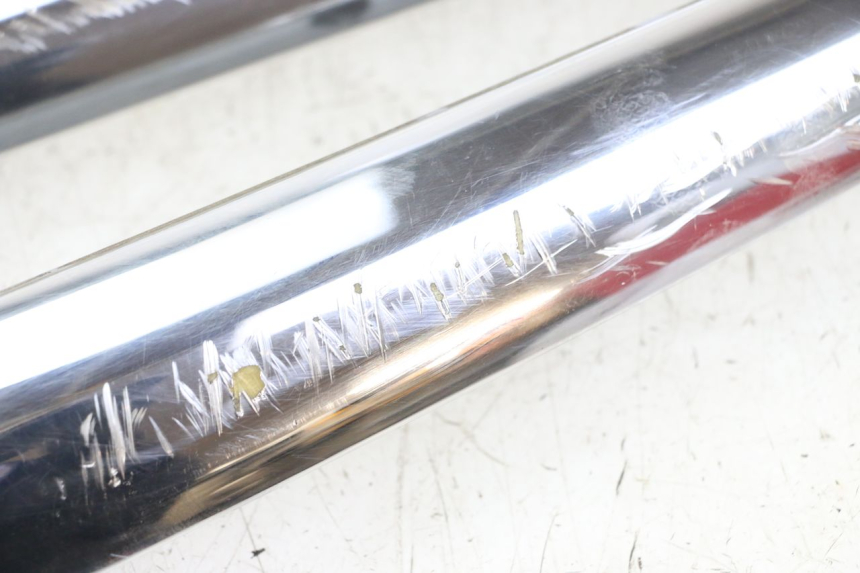 photo de CARENA SOTTO SELLA PIAGGIO XEVO - X EVO 125 (2007 - 2016) - Dettagli dei punti di fissaggio