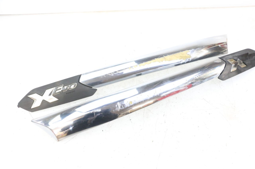 photo de CARENA SOTTO SELLA PIAGGIO XEVO - X EVO 125 (2007 - 2016) - Marcature e riferimenti originali