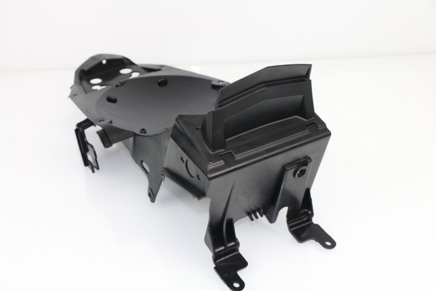 photo de COPERCHIO SOTTO SELLA YAMAHA XJ6 600 (2008 - 2016)