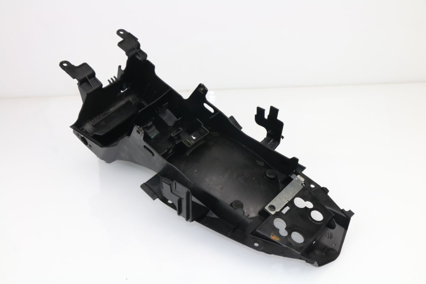 photo de COPERCHIO SOTTO SELLA YAMAHA XJ6 600 (2008 - 2016)