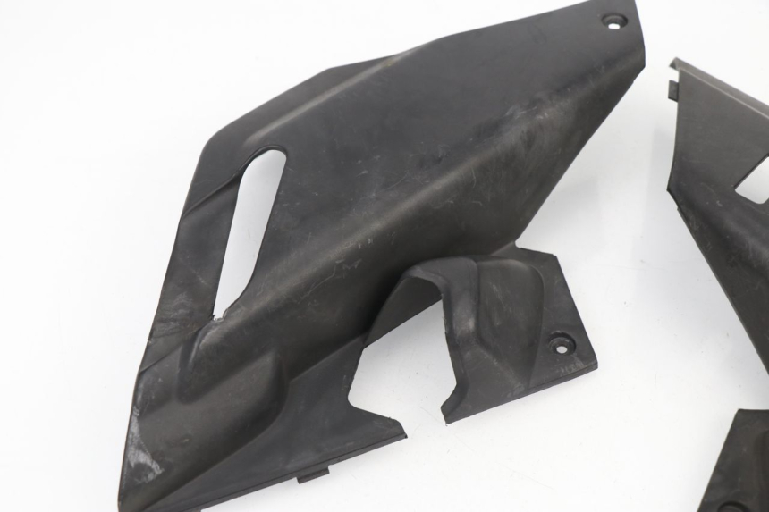 photo de COPERCHIO SOTTO SELLA YAMAHA XMAX X-MAX 125 (2006 - 2009)