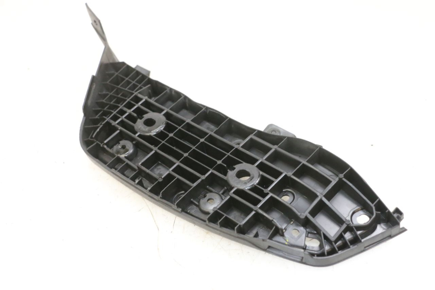 photo de PEDANA POSTERIORE DESTRA SUZUKI BURGMAN 650 (2013 - 2020)