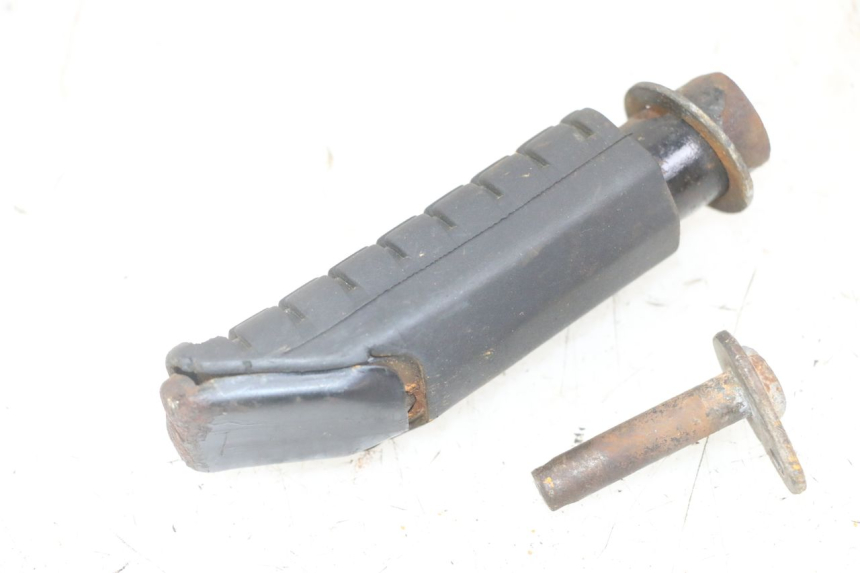 photo de PEDANA POSTERIORE DESTRA HONDA CBF 500 (2004 - 2007)