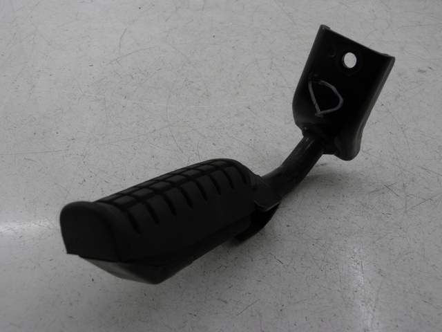 photo de Poggiapiedi posteriore destro DAELIM S2 FI 125 (2008 - 2012) - Altra angolazione