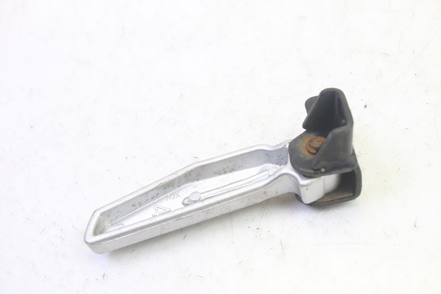 photo de PEDANA POSTERIORE DESTRA SYM FIDDLE 3 III 125 (2014 - 2020) - Primo piano tecnico