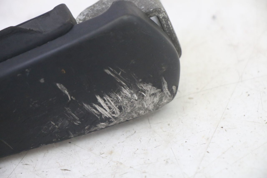 photo de PEDANA POSTERIORE DESTRA PIAGGIO FLY 4T 50 (2013 - 2017) - Zoom sullo stato d'uso