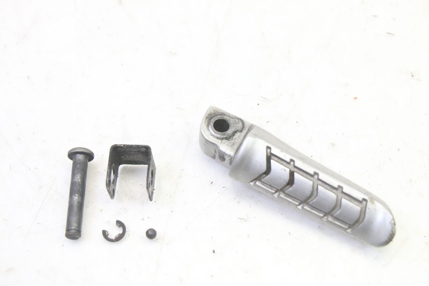 photo de PEDANA POSTERIORE DESTRA BMW G310 R 310 (2016 - 2020)